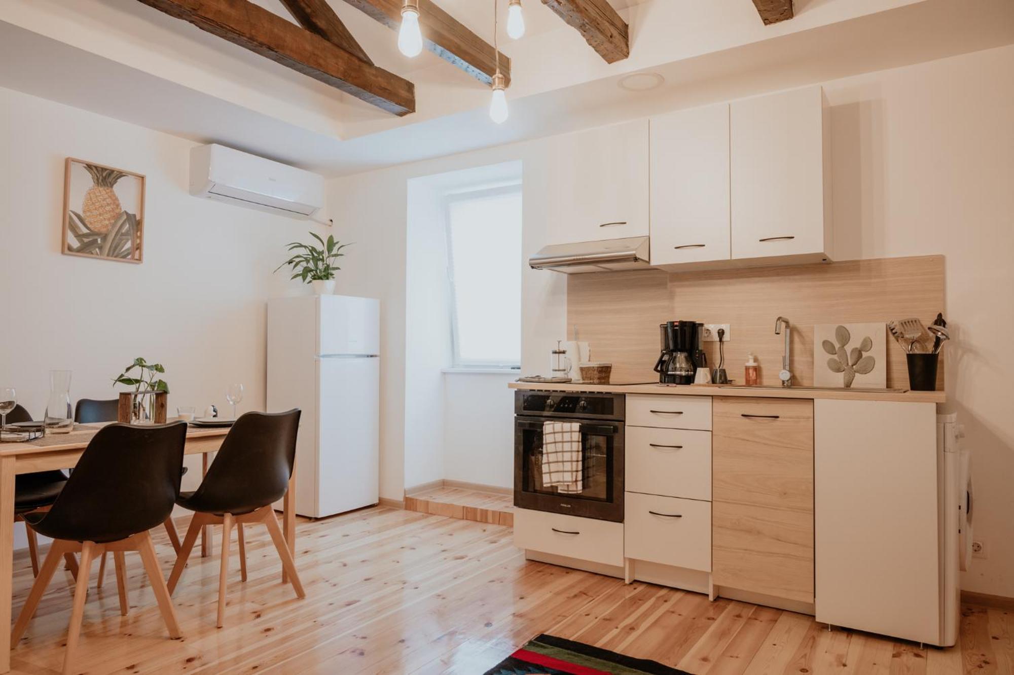 Artiesta - 5 Apartments София Экстерьер фото